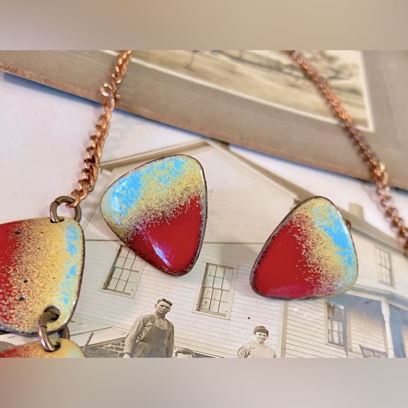 Vintage Red, Tan and Teal Enamel on Copper Necklace and Screw Back Earring Set - Picture 4 of 9